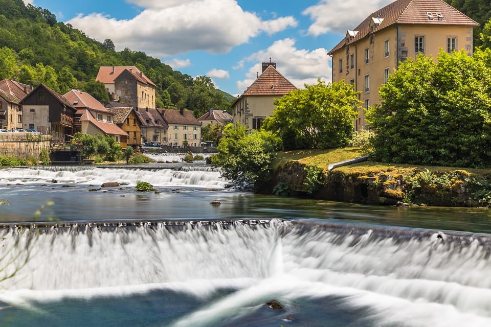 Fiume Loue Francia pesca a mosca tradizione storia rinascita paesaggio naturale